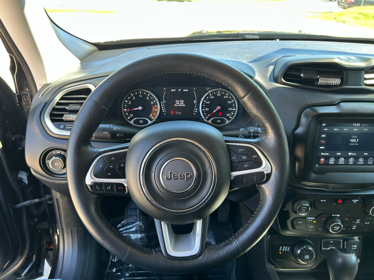 Used 2020 Jeep Renegade Latitude w/ Cold Weather Group image 13