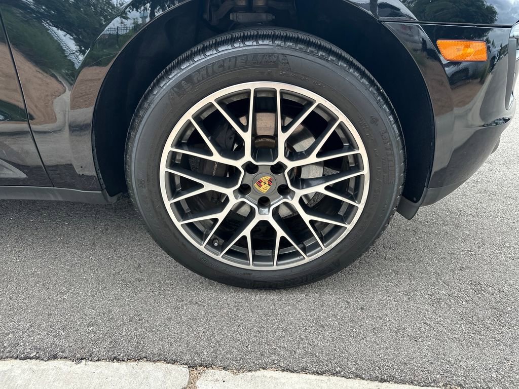 Used 2018 Porsche Macan Sport Edition AWD/4WD image 14