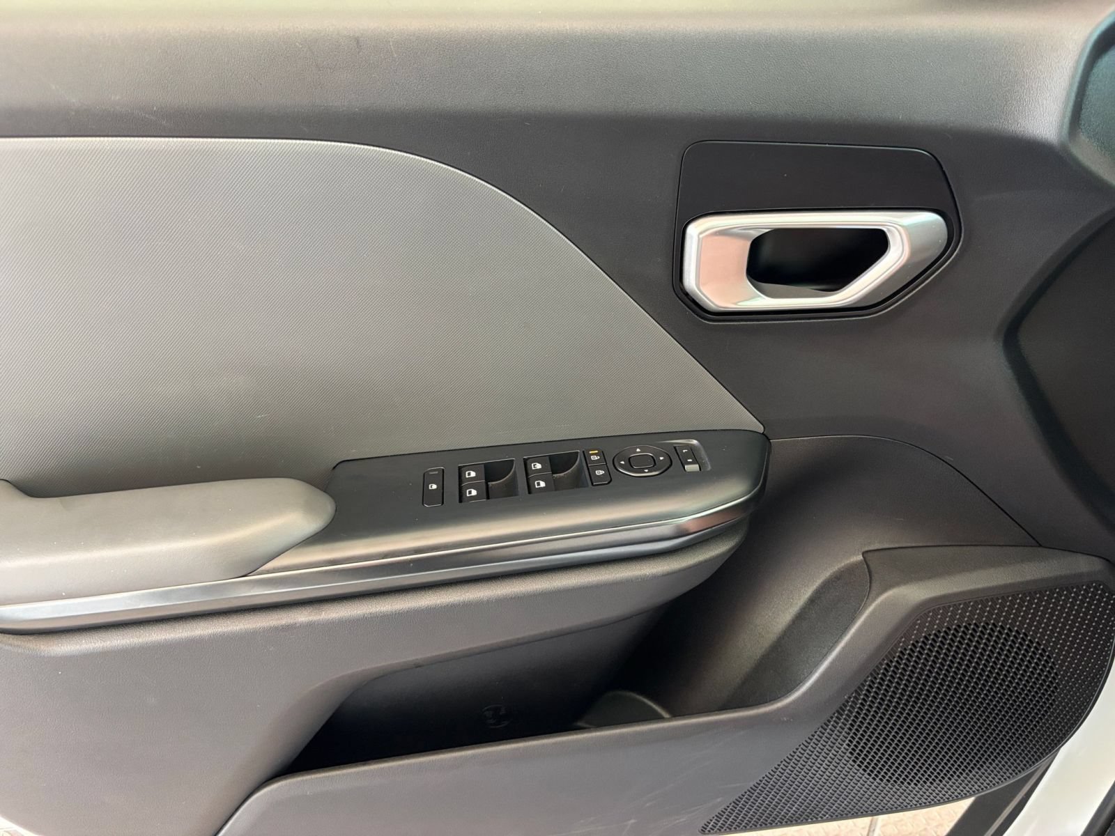 Used 2025 Kia K4 FWD image 18