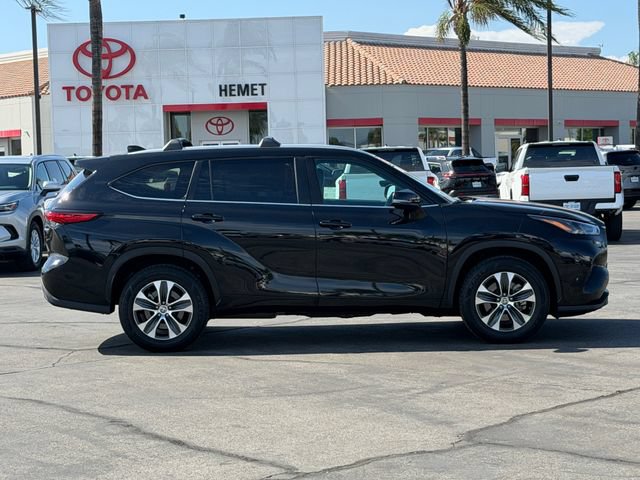 Used 2023 Toyota Highlander XLE FWD image 4