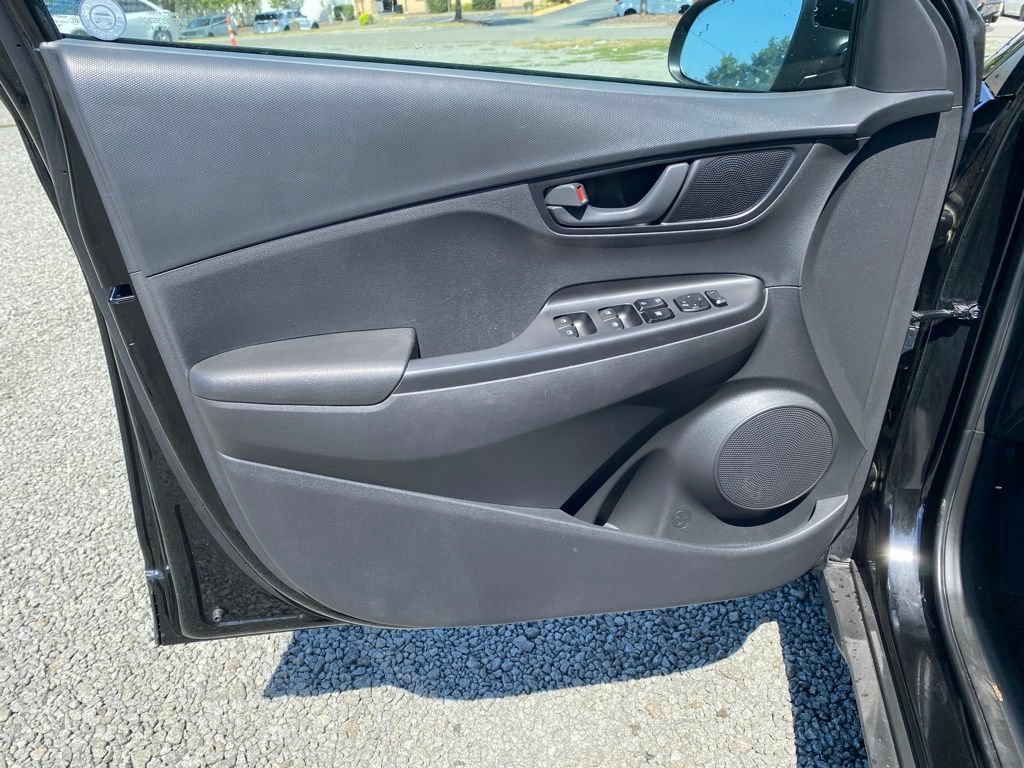 Used 2023 Hyundai Kona SEL AWD/4WD image 7