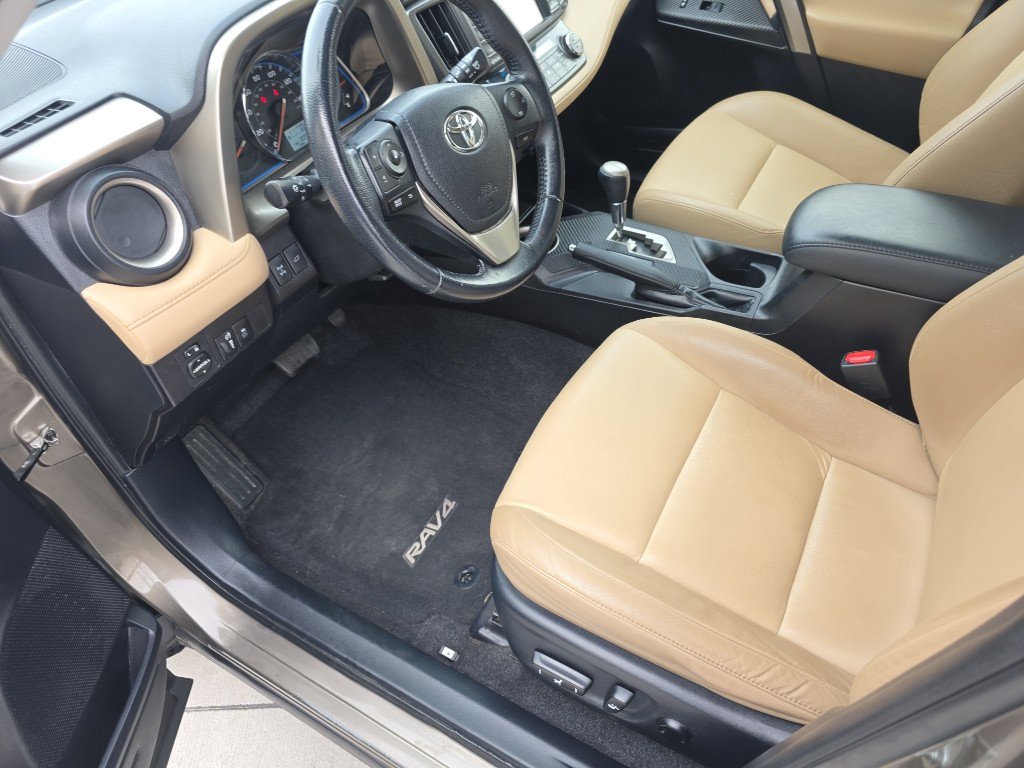 Used 2015 Toyota RAV4 Limited image 14