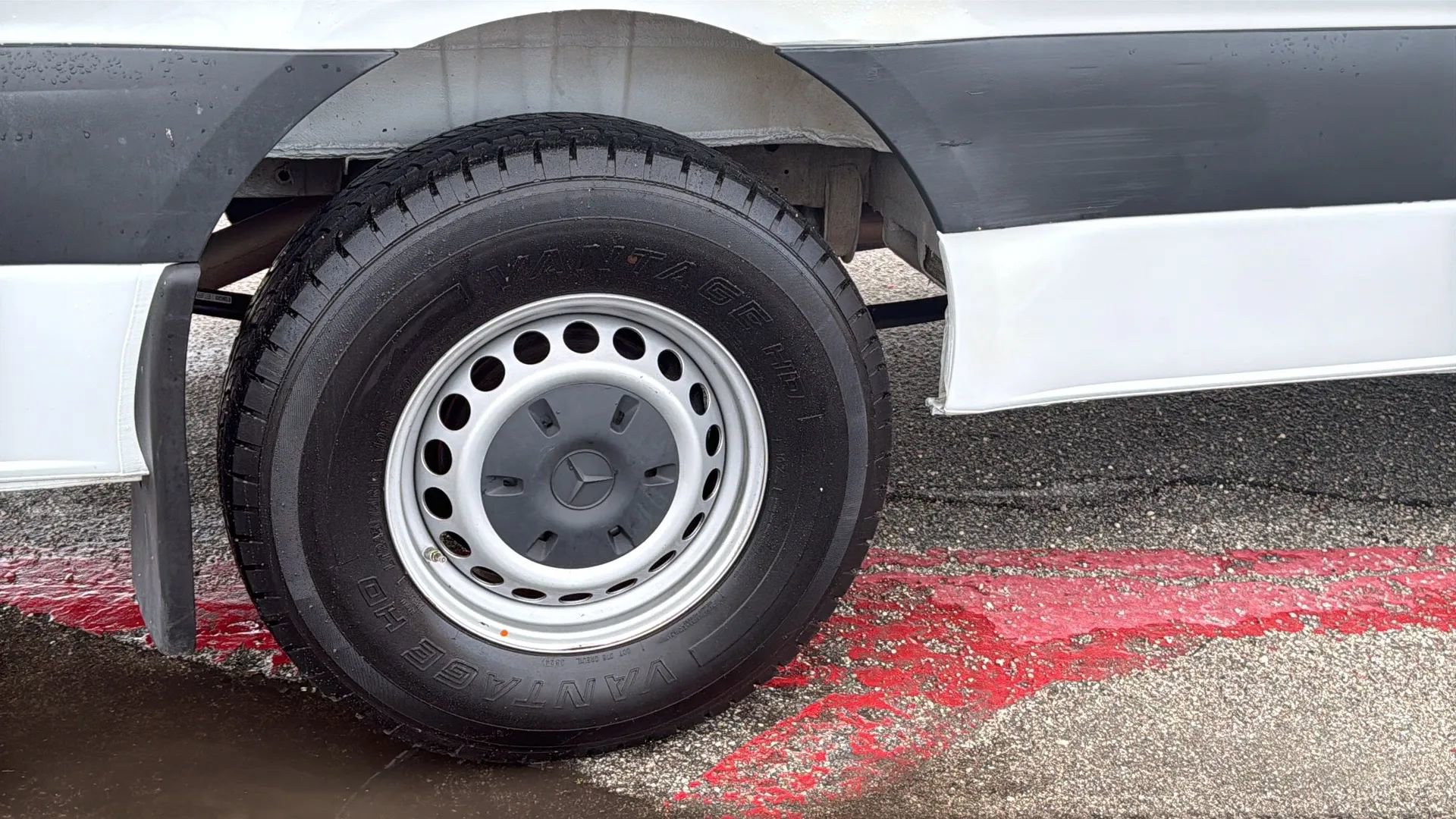 Used 2022 Mercedes-Benz Sprinter 2500 image 16