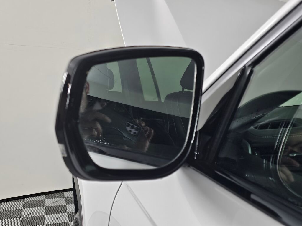 New 2026 Jeep Grand Cherokee Altitude image 13