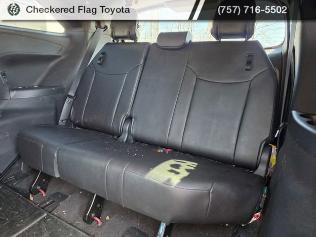 Used 2025 Toyota Sienna Platinum image 22