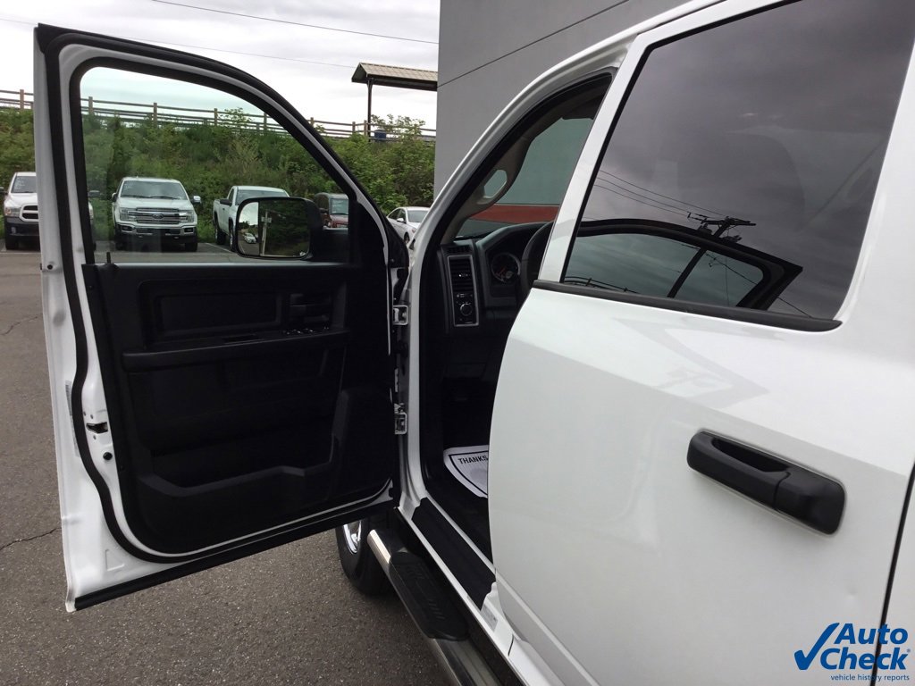 Used 2015 RAM 3500 Tradesman w/ Chrome Appearance Group image 25