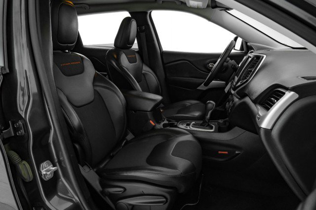 Used 2017 Jeep Cherokee Trailhawk w/ Cold Weather Group image 29