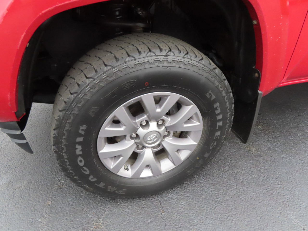 Used 2019 Toyota Tacoma SR5 image 11