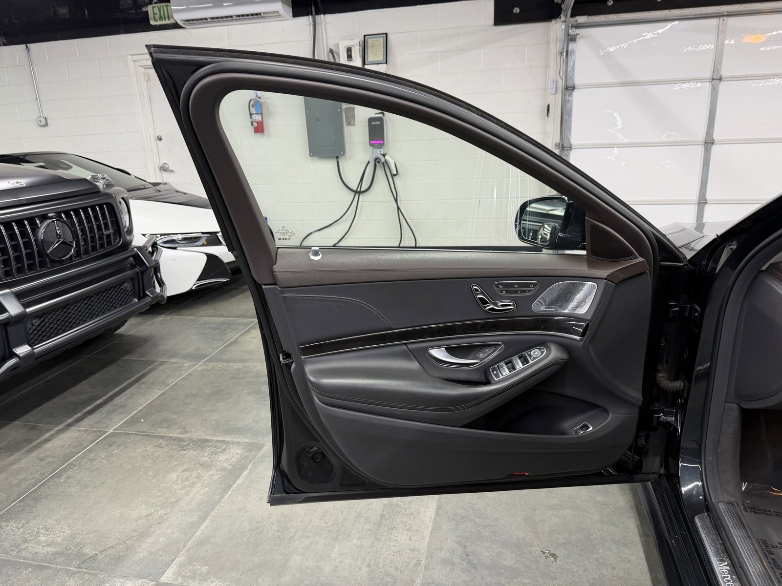 Used 2019 Mercedes-Benz S 560 4MATIC Sedan w/ AMG Line Exterior image 21