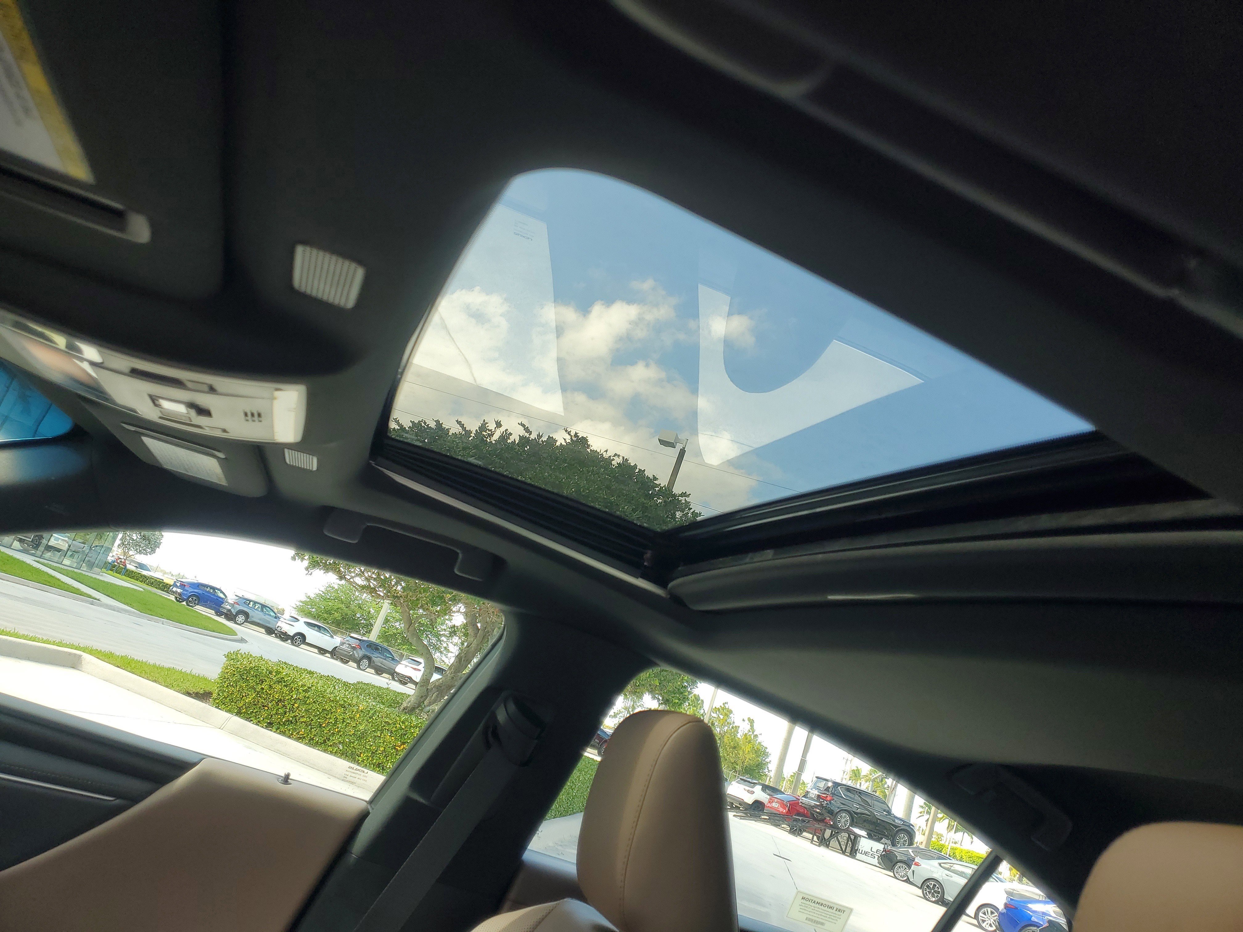 Used 2025 Lexus ES 350 w/ Premium Package image 23