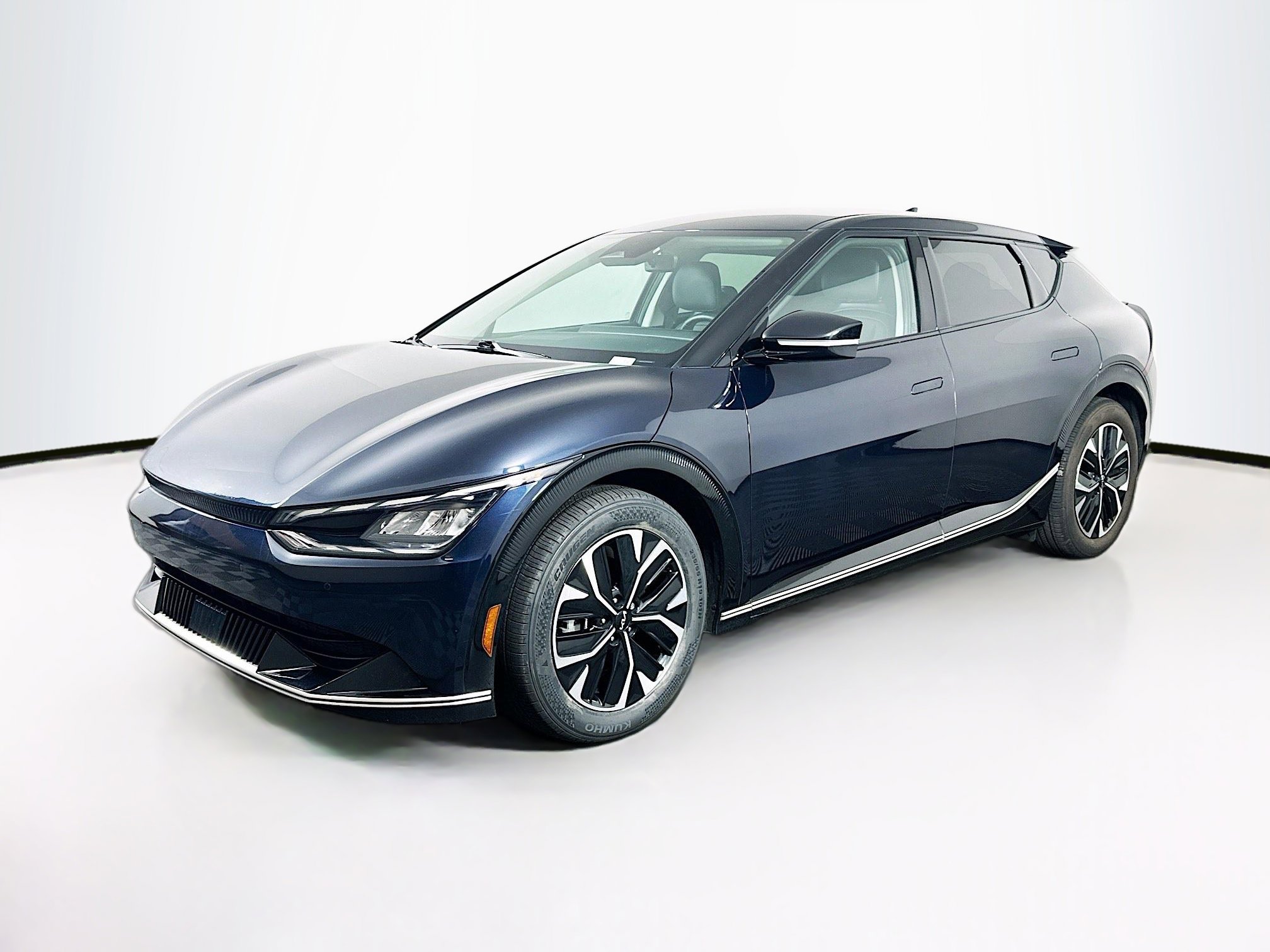 Used 2023 Kia EV6 Wind RWD image 3