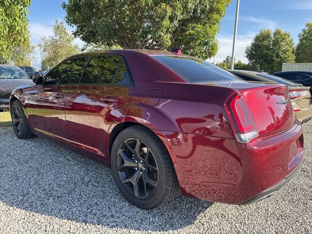 Used 2022 Chrysler 300 Touring w/ Sport Appearance Package RWD image 2