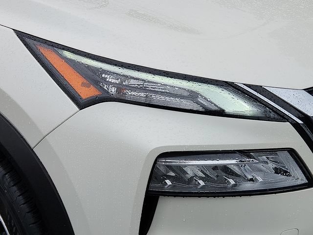 Used 2023 Nissan Rogue SV AWD/4WD image 9