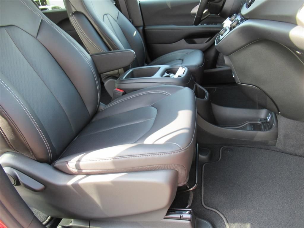 New 2026 Chrysler Voyager LX FWD image 9
