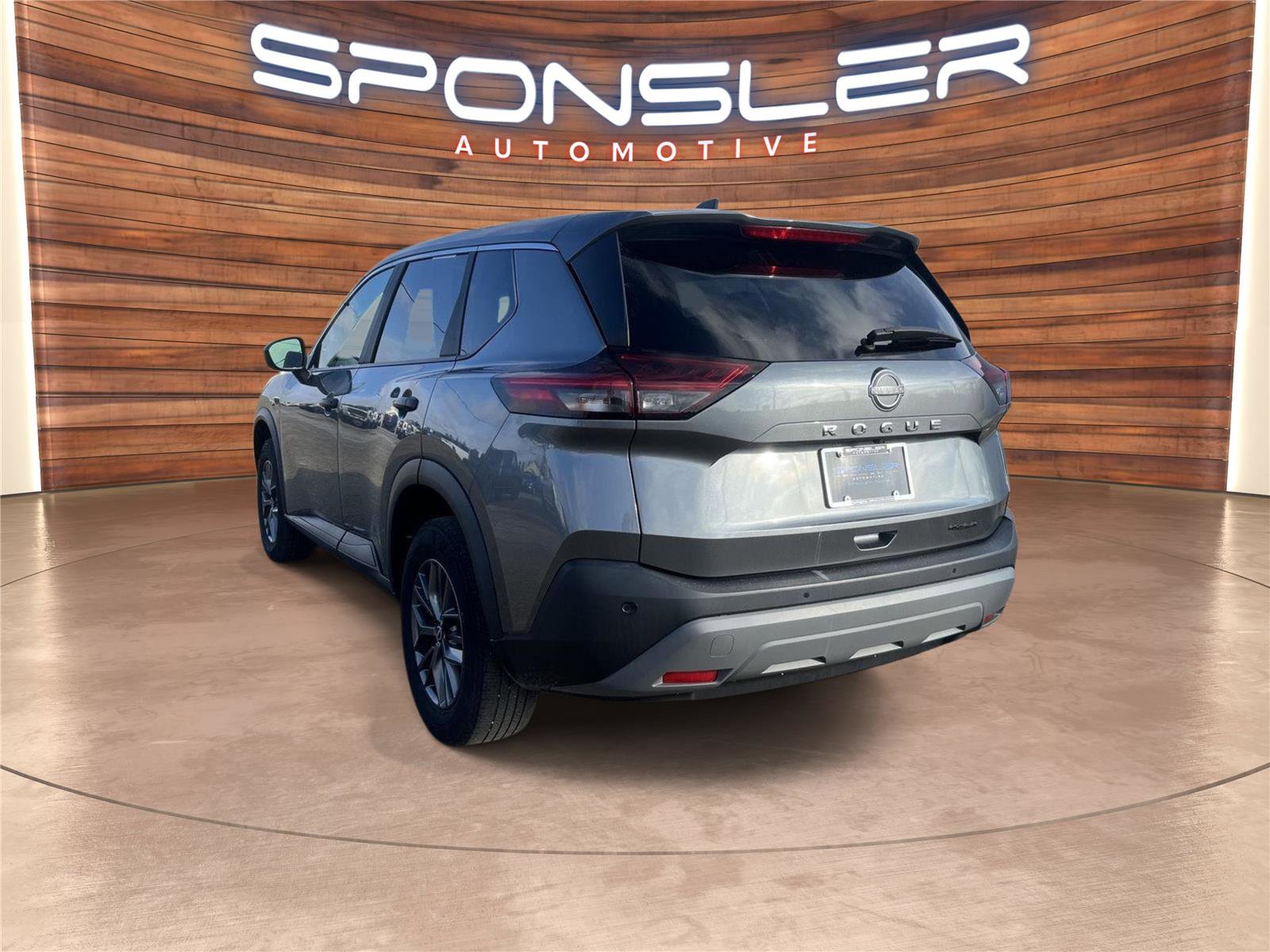 Used 2023 Nissan Rogue S image 3