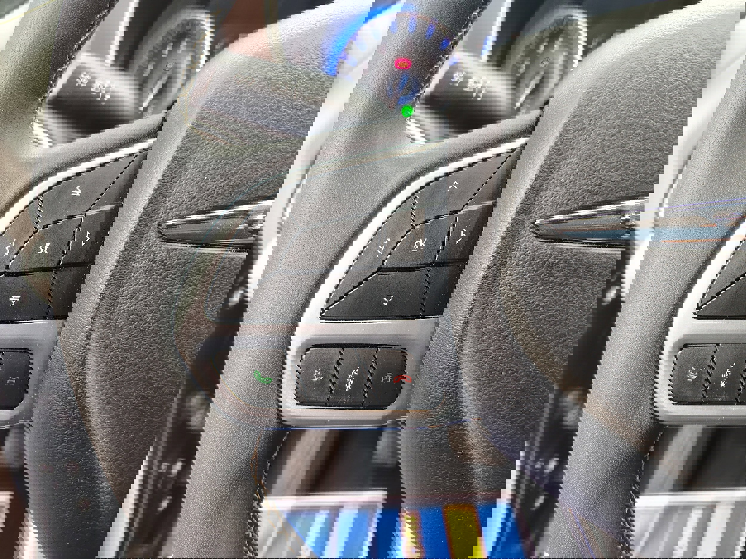 Used 2024 Chrysler Voyager LX image 42