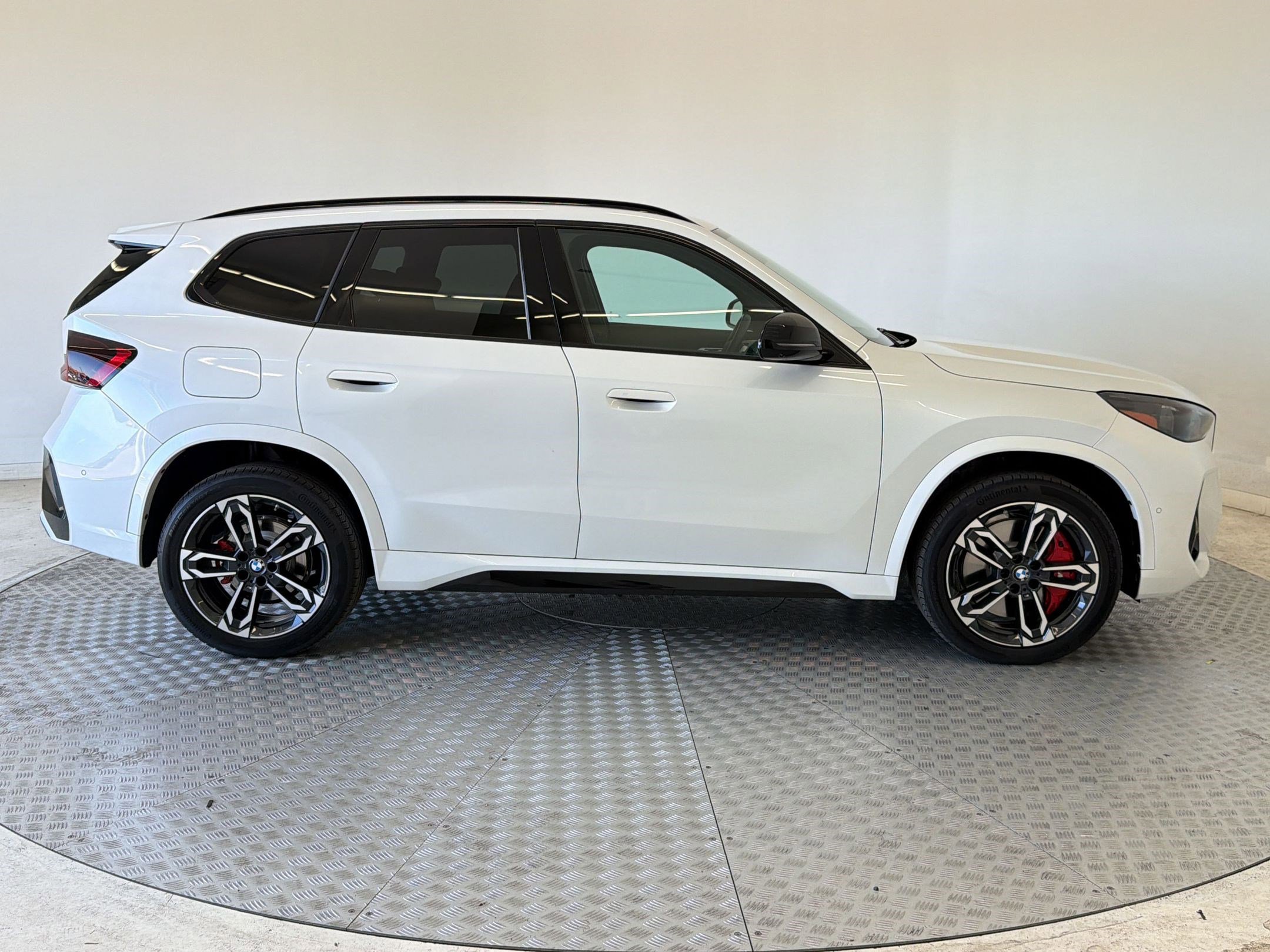 Used 2025 BMW X1 xDrive28i w/ Premium Package AWD/4WD image 8