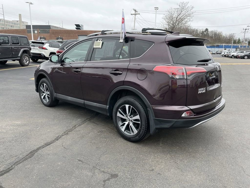 Used 2018 Toyota RAV4 XLE image 3