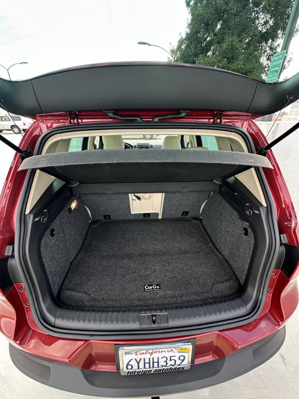 Used 2012 Volkswagen Tiguan SE image 25