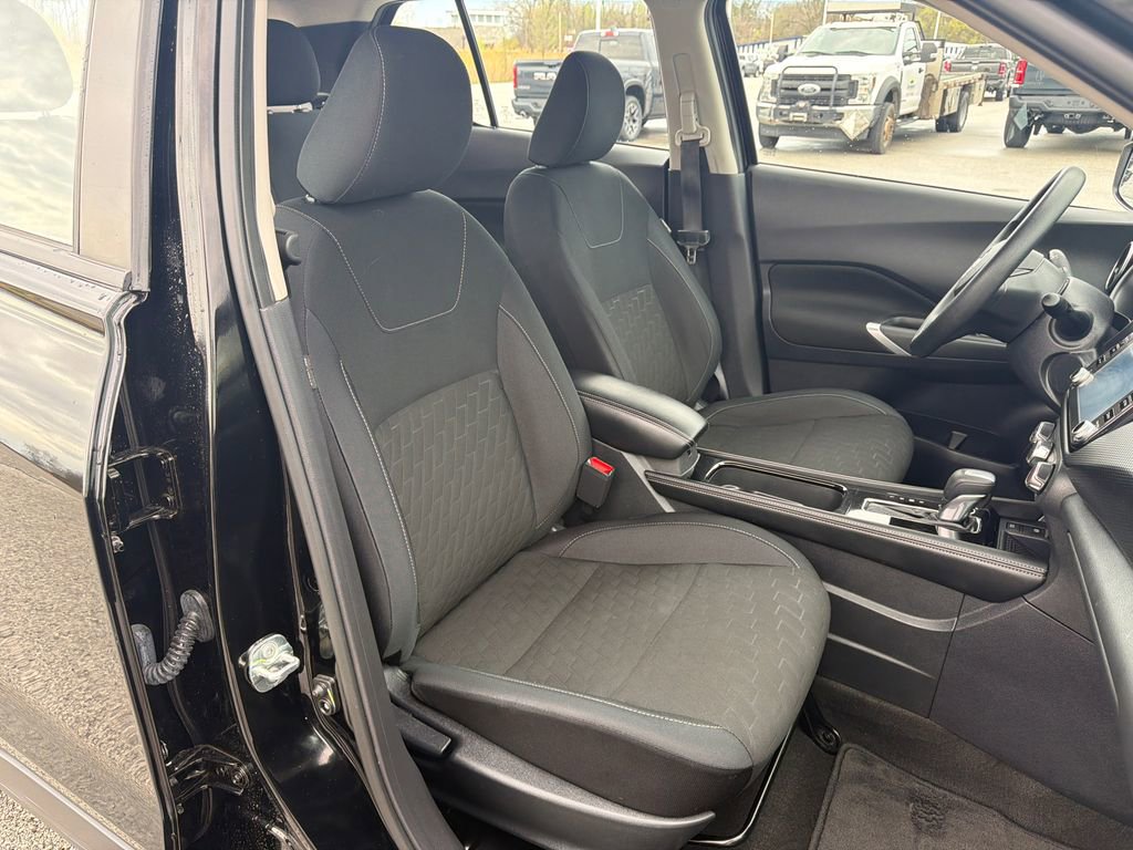 Used 2023 Nissan Kicks SV image 28