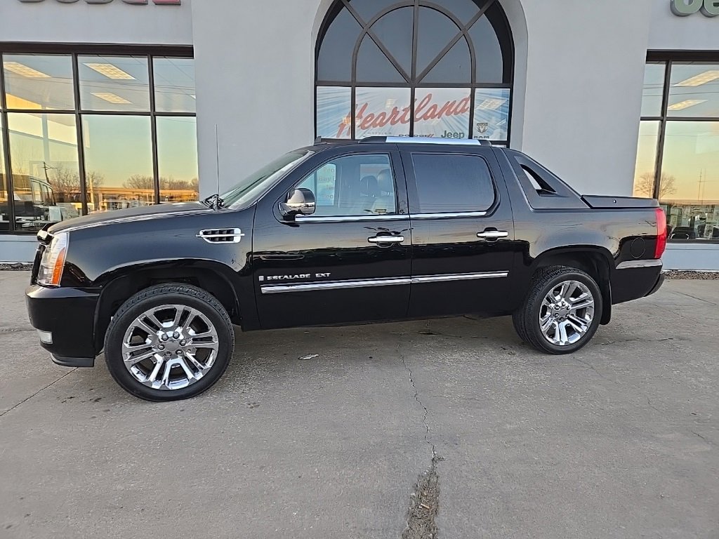 Used 2007 Cadillac Escalade EXT w/ Information Package image 4