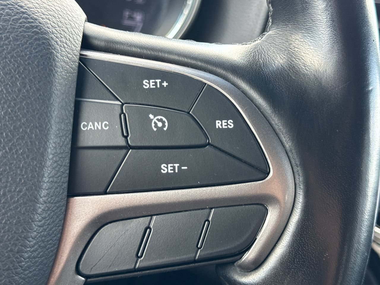 Used 2020 Jeep Grand Cherokee Limited w/ Luxury Group II RWD image 28