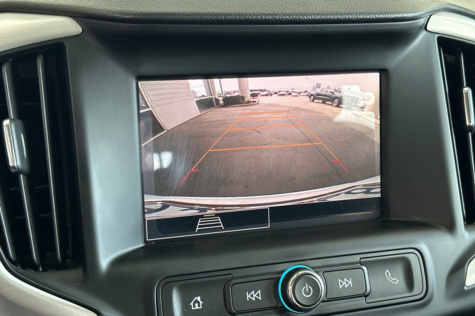 Used 2024 GMC Terrain SLE w/ Elevation Edition image 19