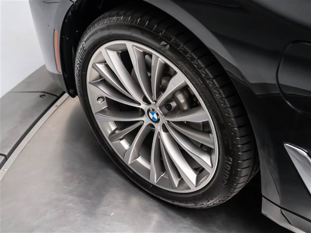 Used 2021 BMW 530e w/ Convenience Package RWD image 10