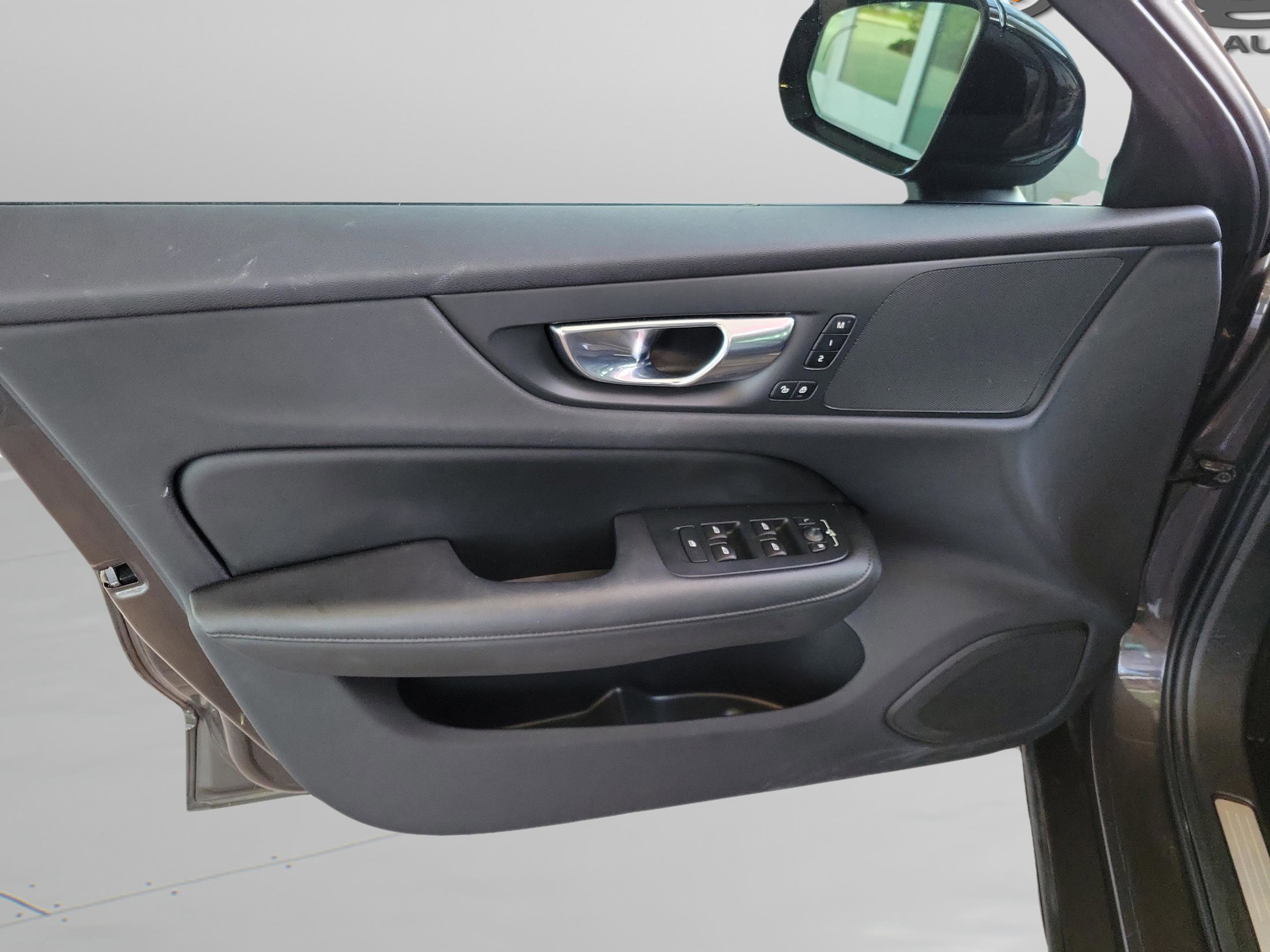 Used 2024 Volvo S60 B5 Core image 28