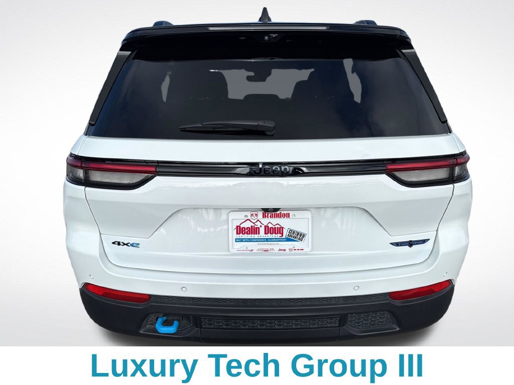 Used 2023 Jeep Grand Cherokee Trailhawk w/ Luxury Tech Group III AWD/4WD image 5