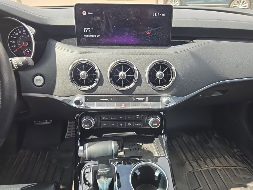 Used 2022 Kia Stinger GT-Line w/ Sun & Sound Package image 14