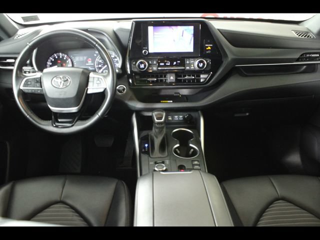 Used 2023 Toyota Highlander XSE AWD/4WD image 14
