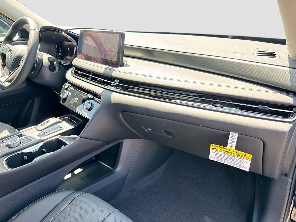 Used 2027 INFINITI QX60 Pure w/ Cargo Package FWD image 32