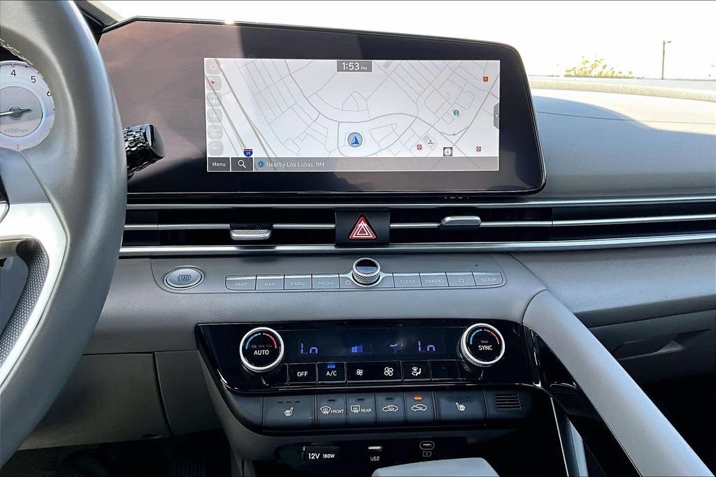 Used 2025 Hyundai Elantra SEL FWD image 15