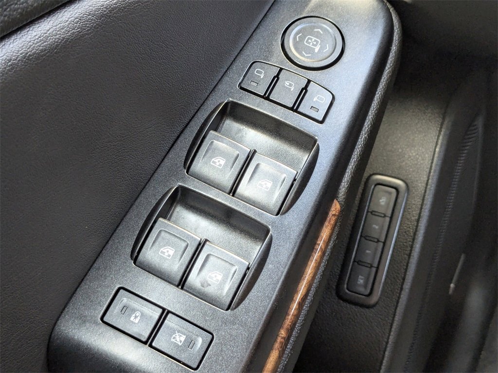 Used 2020 Chevrolet Suburban Premier image 25