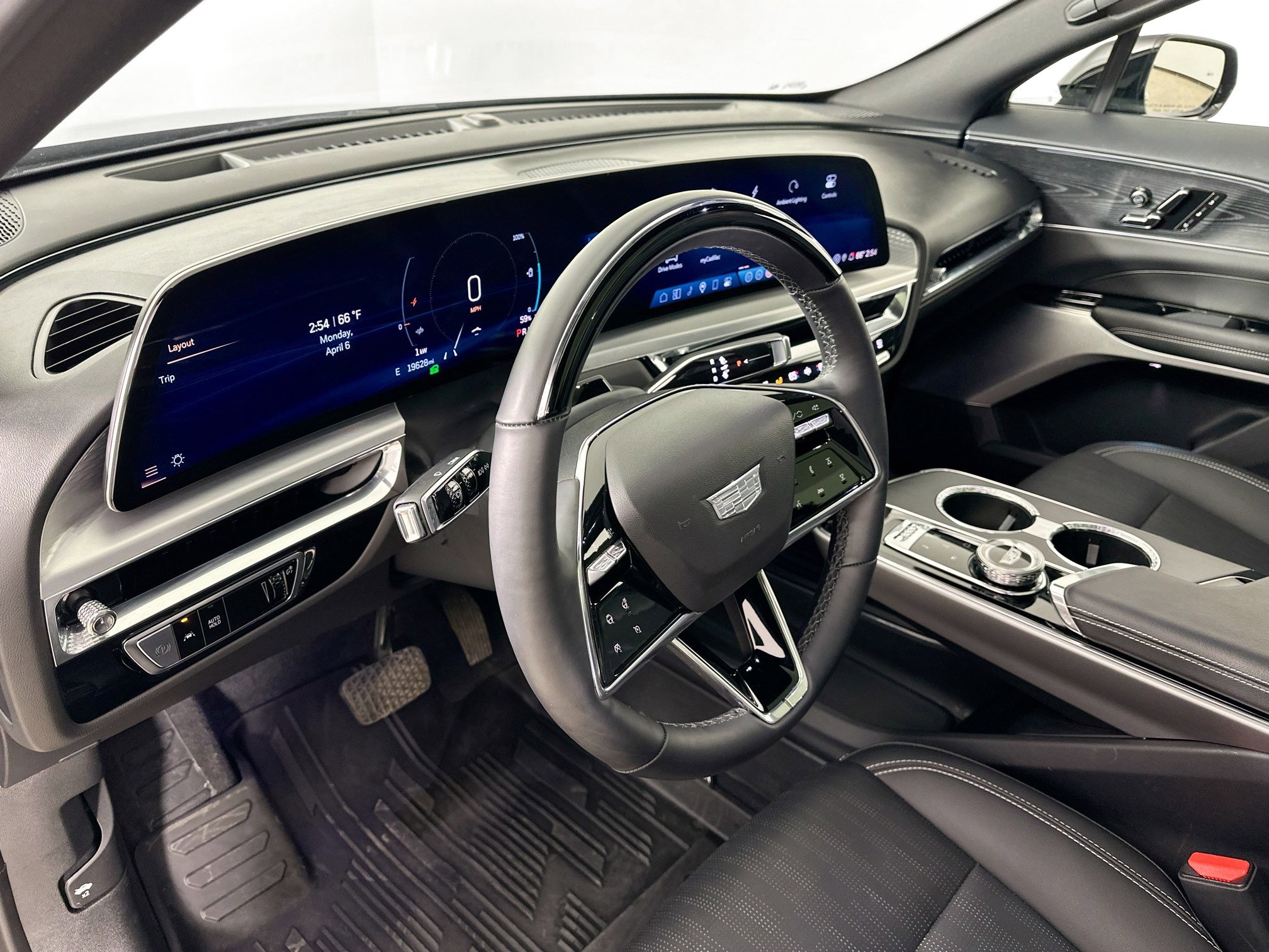 Used 2024 Cadillac Lyriq Luxury w/ LPO, Floor Liner Package image 30