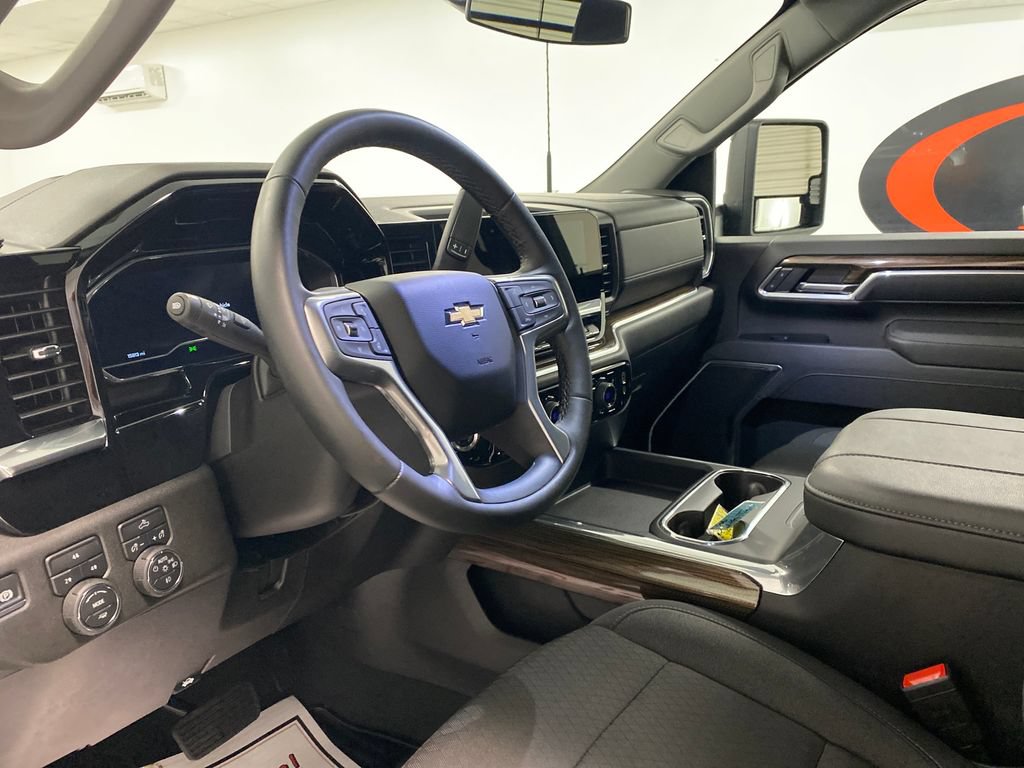 Used 2025 Chevrolet Silverado 3500 LT w/ Convenience Package AWD/4WD image 14