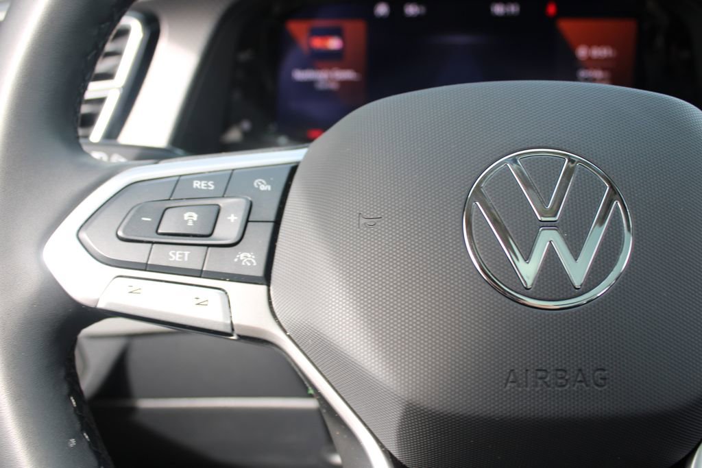 Certified 2025 Volkswagen Atlas Peak Edition SE image 13