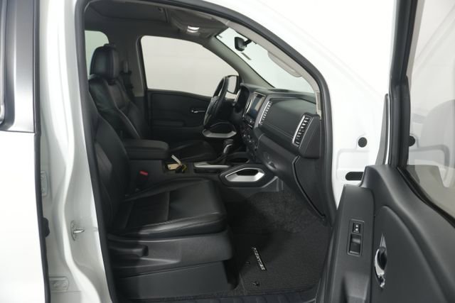 Used 2024 Nissan Frontier SL image 24