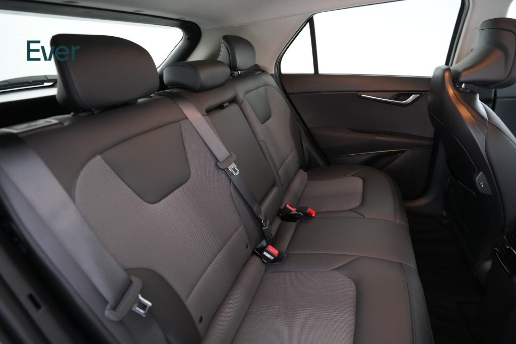 Used 2025 Kia Niro Wind FWD image 5