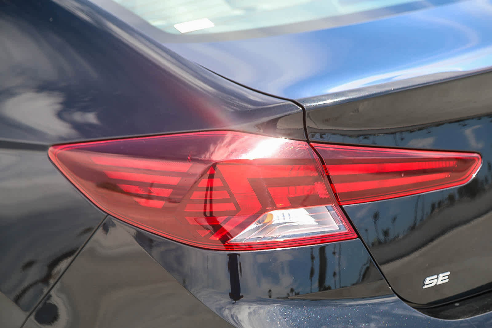 Used 2020 Hyundai Elantra SE FWD image 9