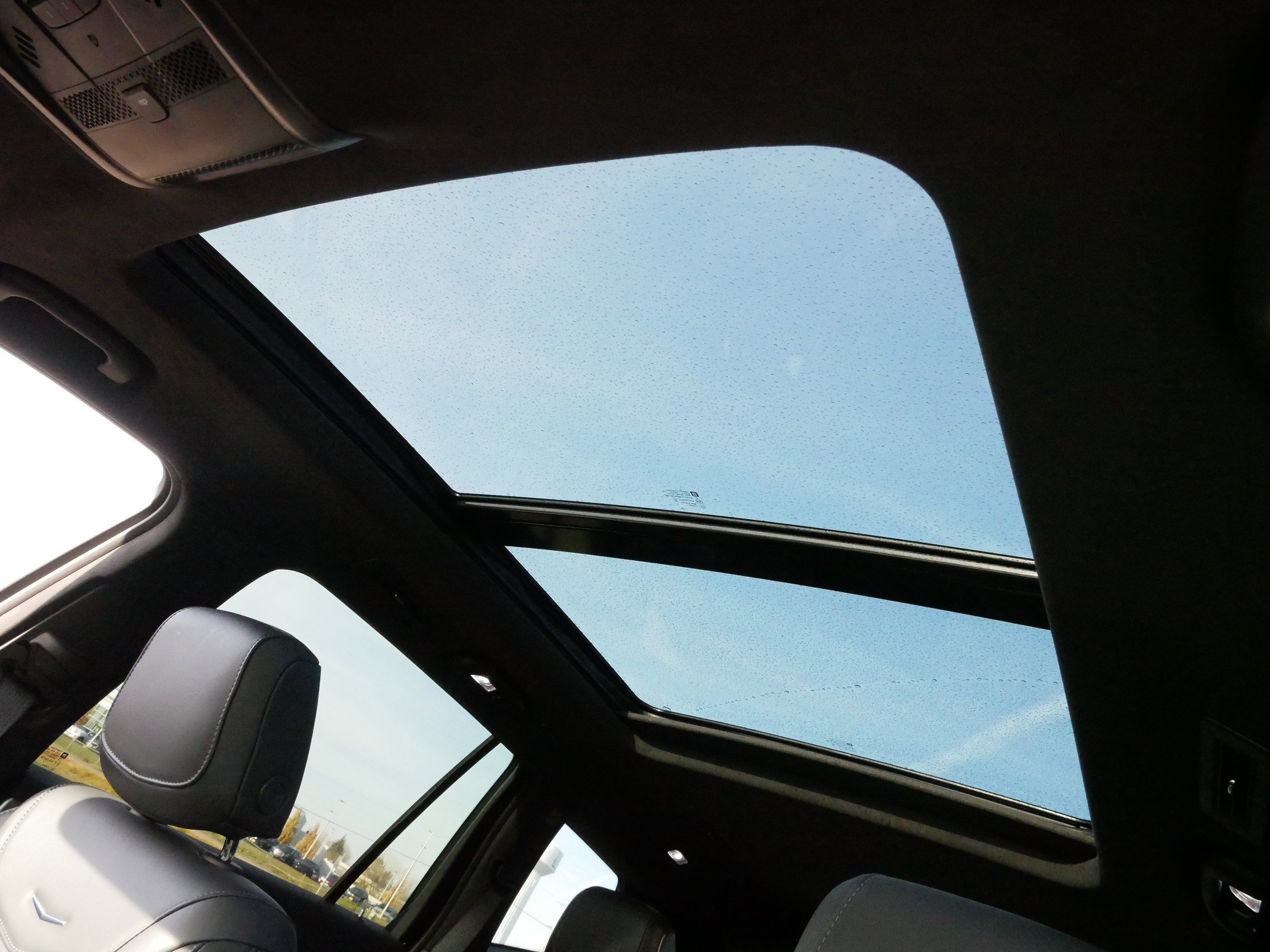 Certified 2024 Cadillac XT6 Sport w/ LPO, Onyx Lite Package image 36