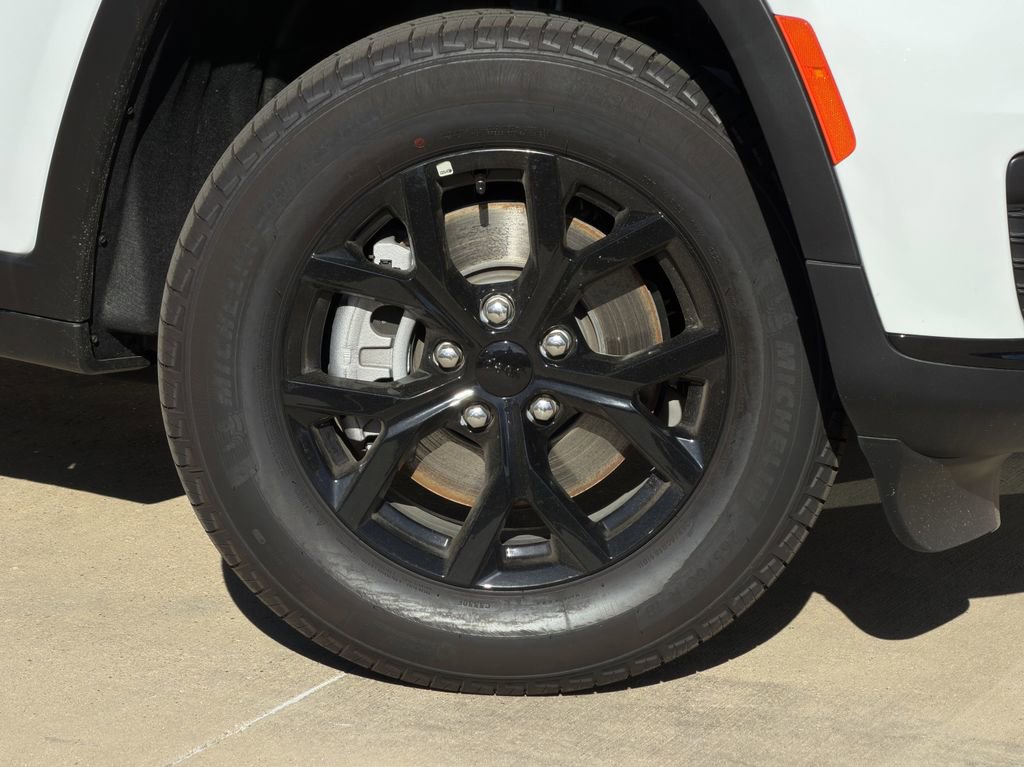 New 2025 Jeep Grand Cherokee L Altitude image 8