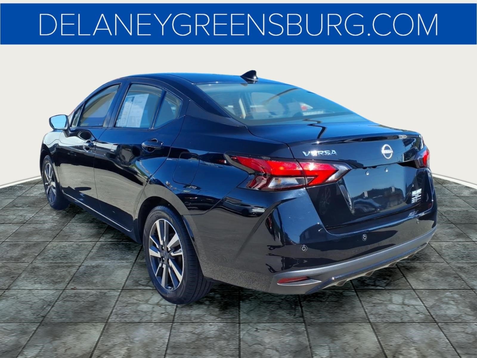Used 2025 Nissan Versa SV FWD image 5