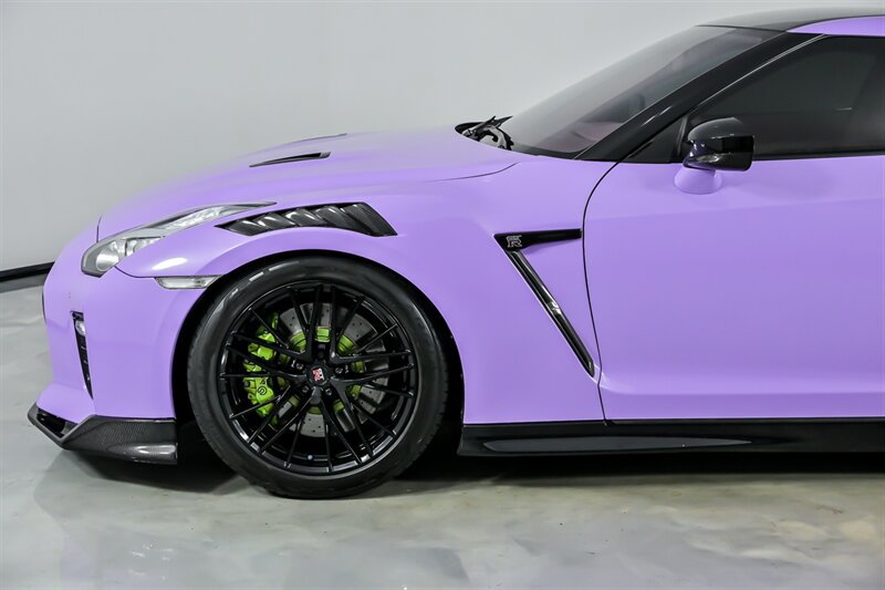 Used 2020 Nissan GT-R Premium AWD/4WD image 7