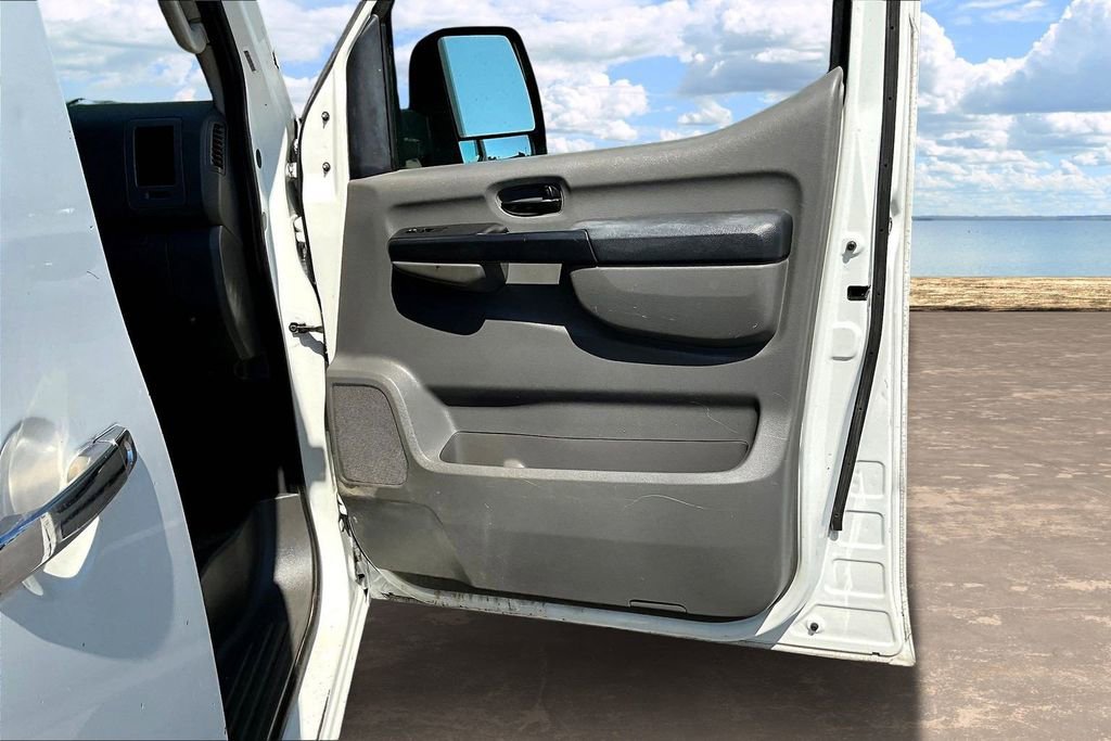 Used 2012 Nissan NV 2500 SV w/ Technology Pkg image 30