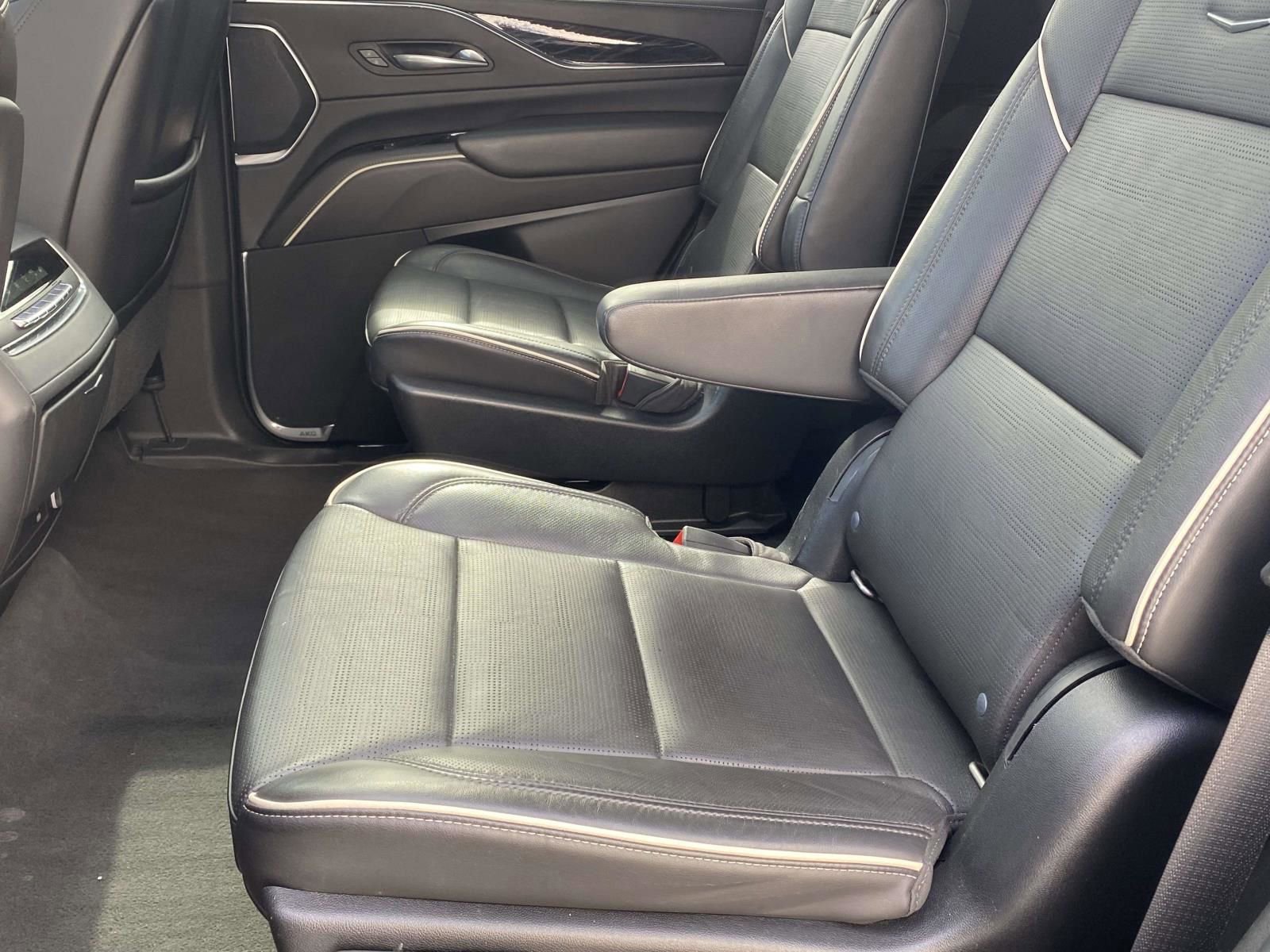 Used 2021 Cadillac Escalade Sport w/ LPO, ONYX Package image 12