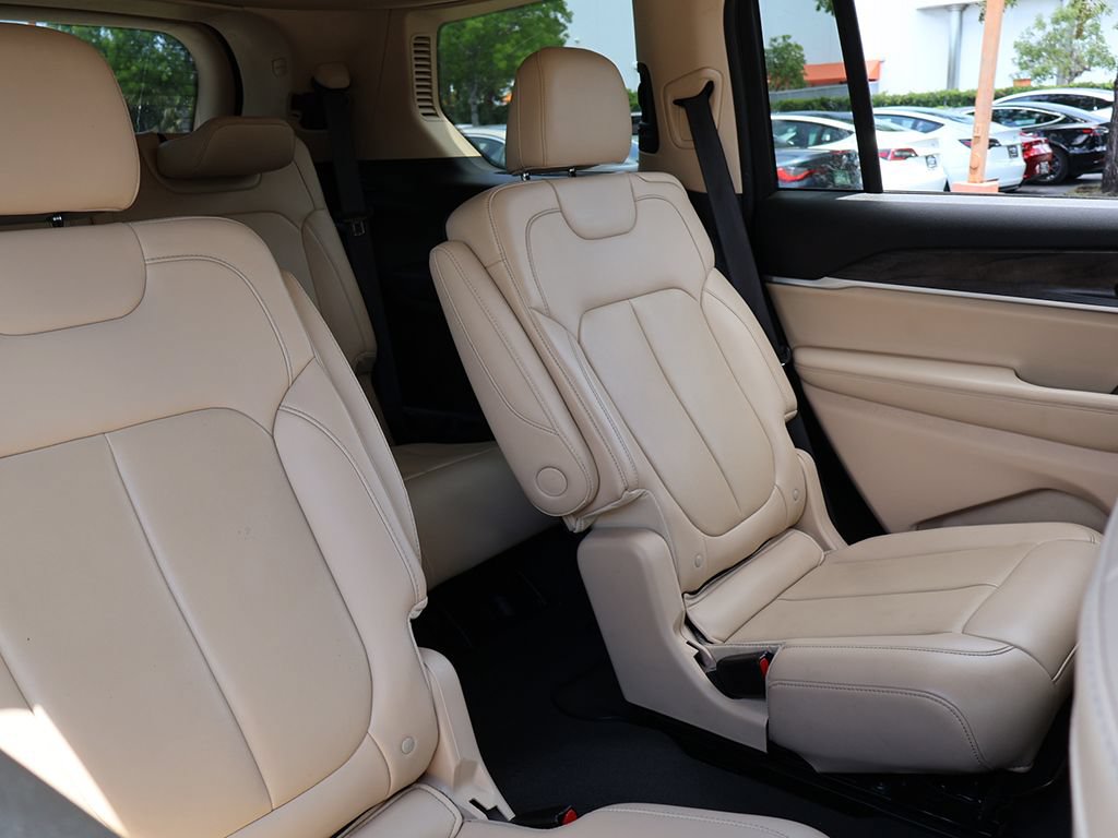 Used 2022 Jeep Grand Cherokee L Limited AWD/4WD image 41