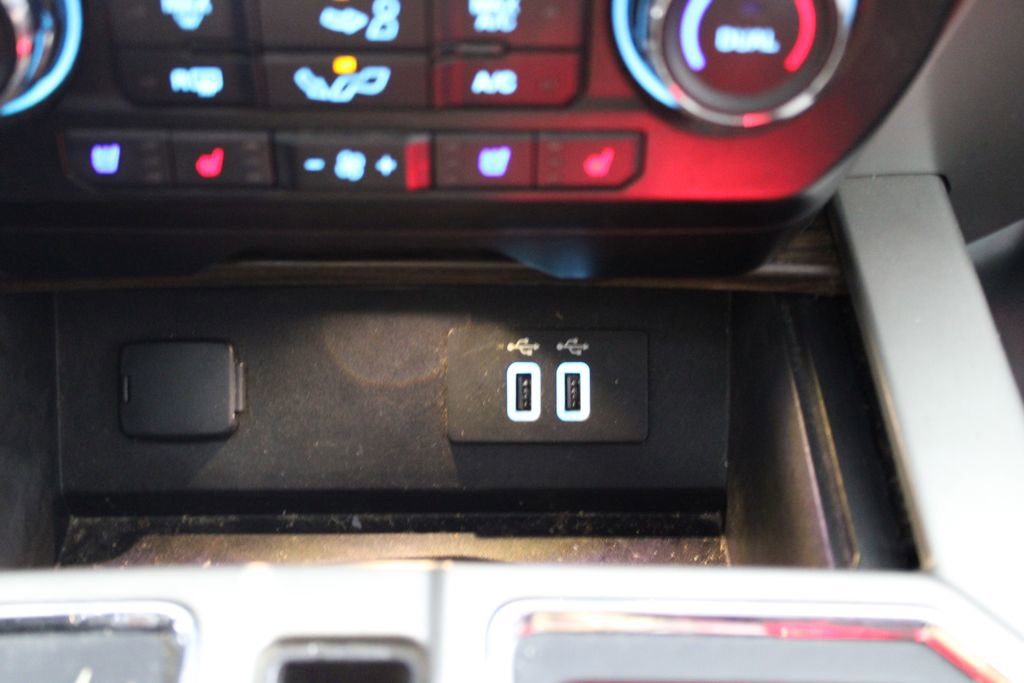 Used 2016 Ford F150 Lariat image 40