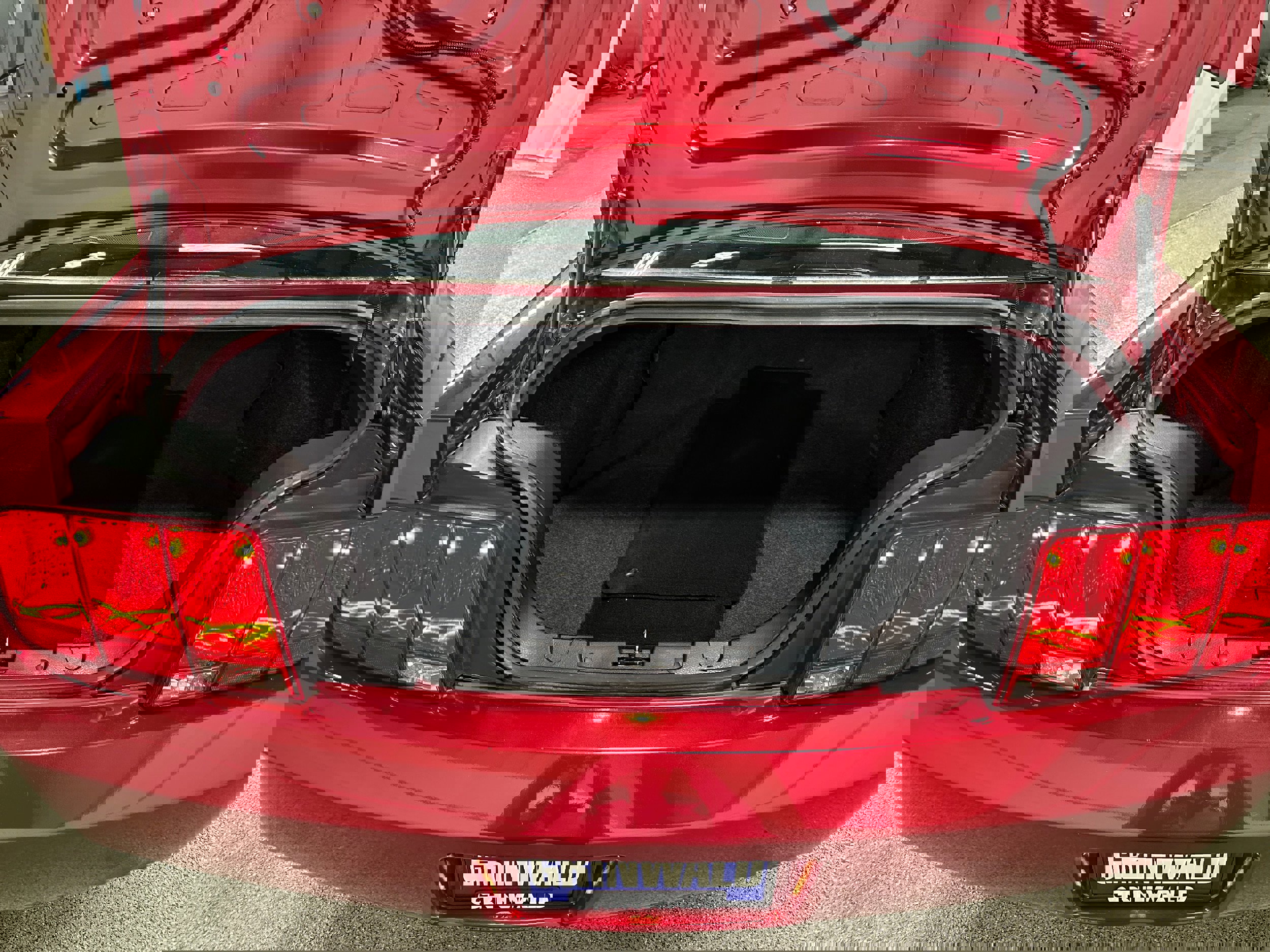 Used 2005 Ford Mustang Deluxe image 21